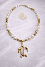 Cargar imagen en el visor de la galería, Collar Tortuga Cuki Zvian con Perlas y Baño en Oro de 14K – Artesanía Mexicana