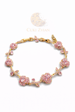 Cargar imagen en el visor de la galería, Pulsera Floral Cuki Zvian con Cristales Rosados y Baño en Oro de 14K
